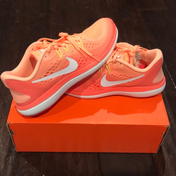 🎉 SOLD 🎉 Nike Flex 2017 Shoes - Picture 3 of 8